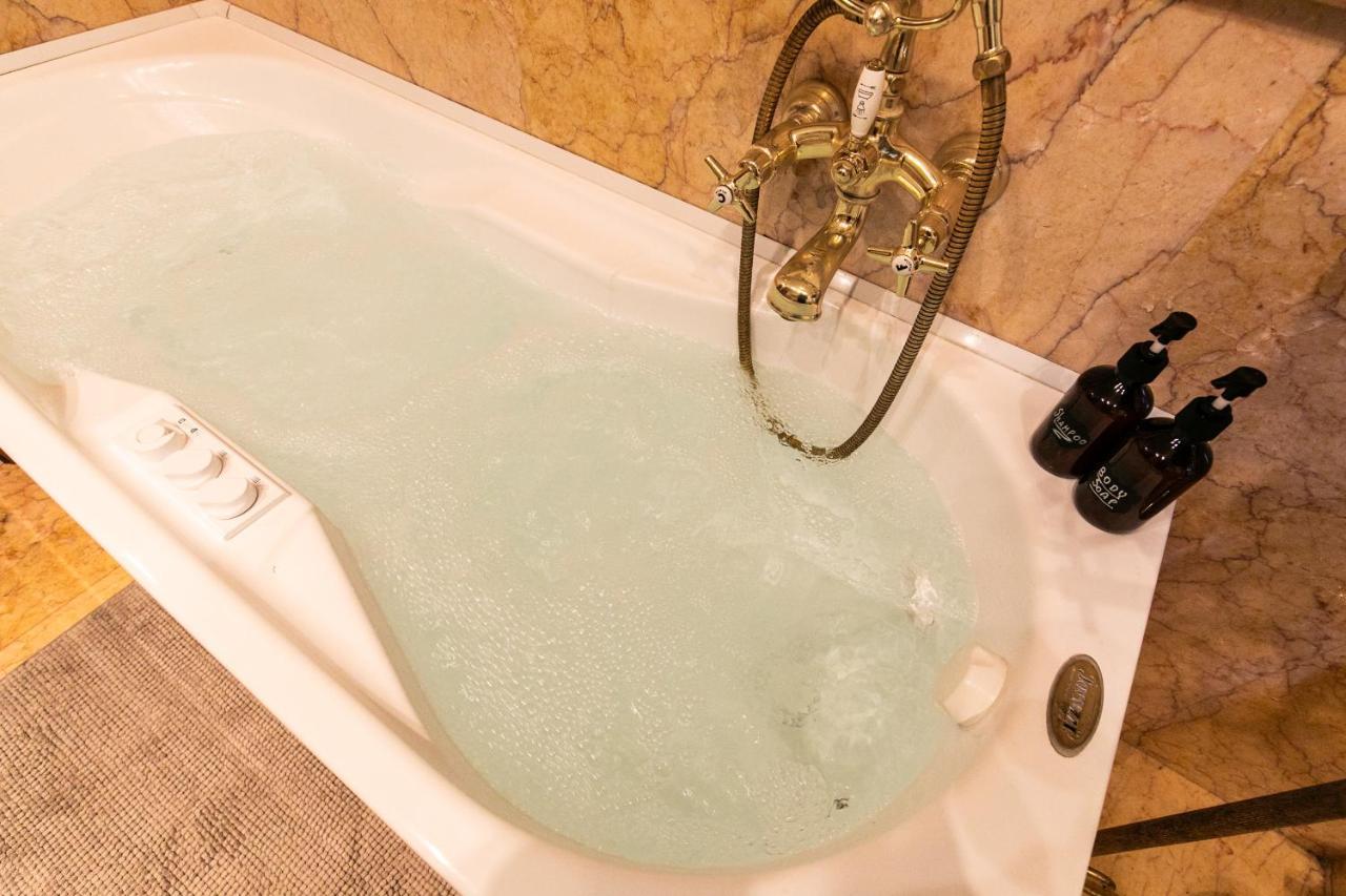 Klimt - Jacuzzi 5 Star - Luxury Design Apartment Milan Exterior photo