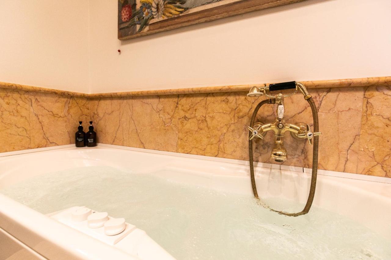 Klimt - Jacuzzi 5 Star - Luxury Design Apartment Milan Exterior photo