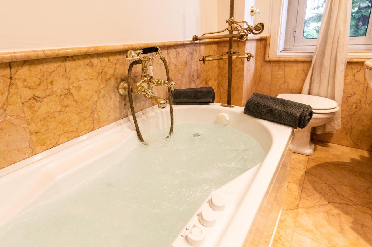 Klimt - Jacuzzi 5 Star - Luxury Design Apartment Milan Exterior photo