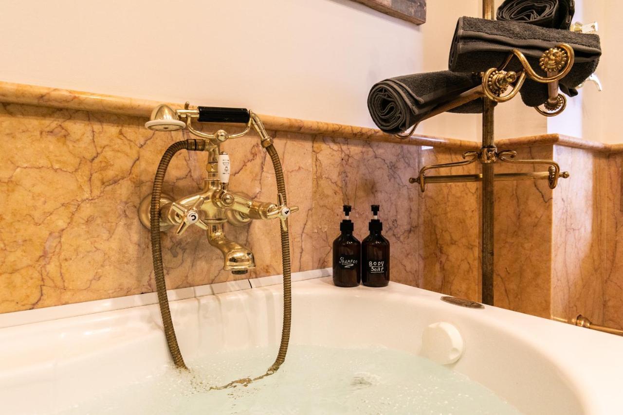 Klimt - Jacuzzi 5 Star - Luxury Design Apartment Milan Exterior photo